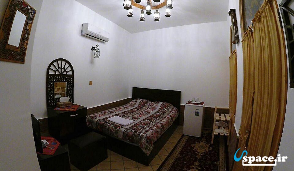 نمای اتاق دو تخته اقامتگاه سنتی ویونا - کاشان